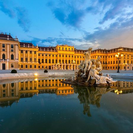 Luxe View Schoenbrunn Suite เวียนนา ภายนอก รูปภาพ