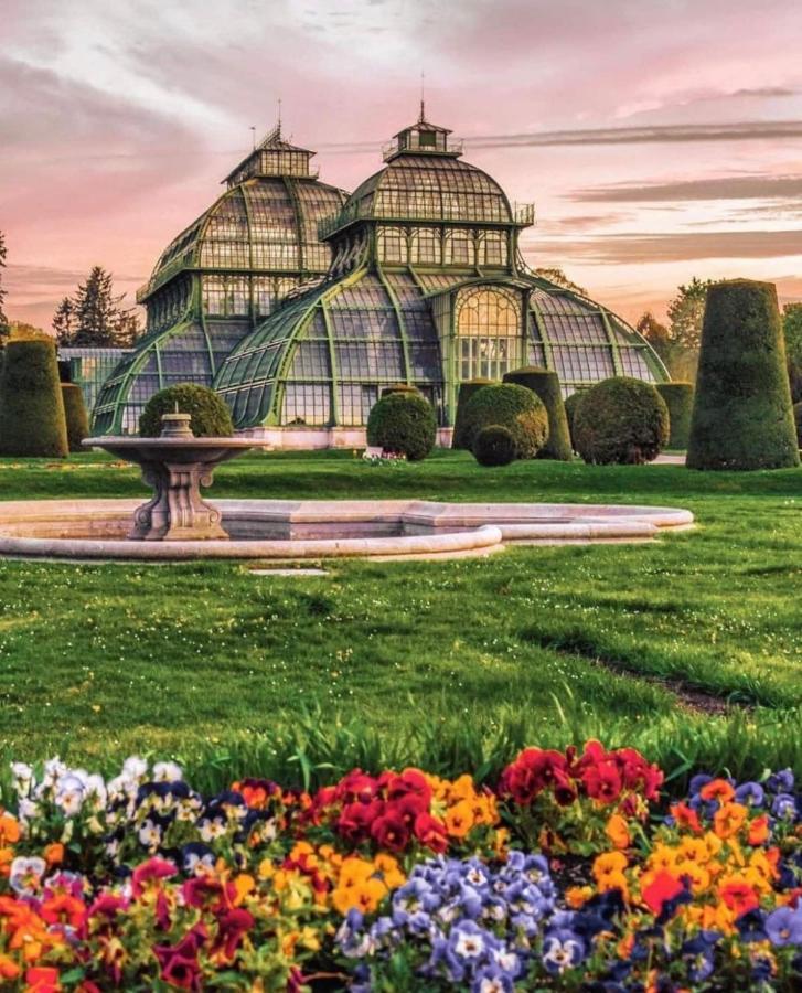 Luxe View Schoenbrunn Suite เวียนนา ภายนอก รูปภาพ